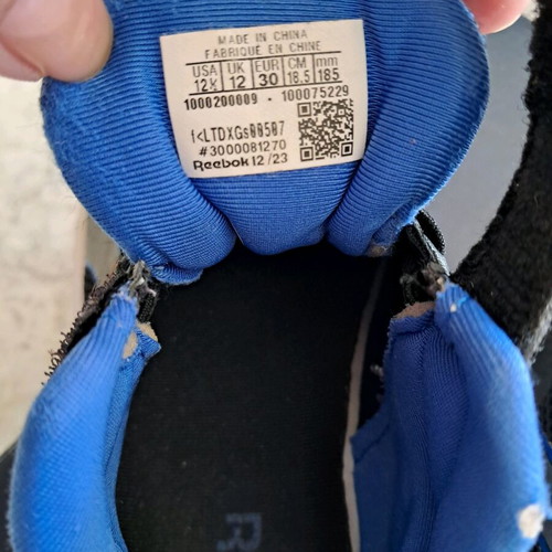 Reebok kids' athletic shoes No30 like new with box