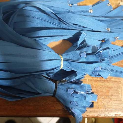Plastic separating zippers blue royal 60 points, pack of 40