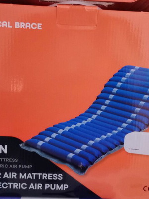 Tubular air mattress with electric air pump