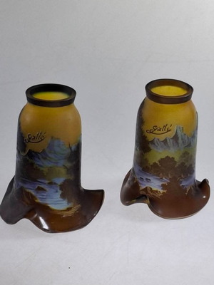 Art Deco lamp shades set like new