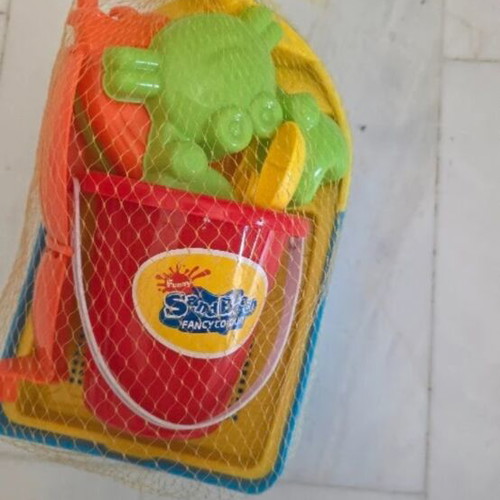 Children's beach toy set with bucket and accessories