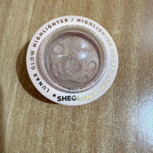Sheglam highlighter in Tea Cake shade like new