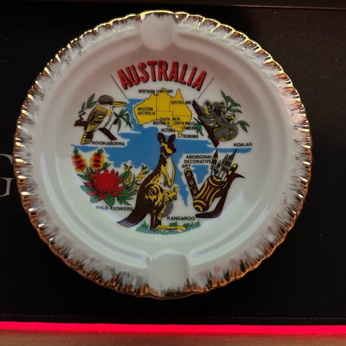 Decorative ashtray from Australia new