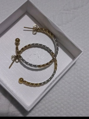 Two-tone hoop earrings new, gold and silver