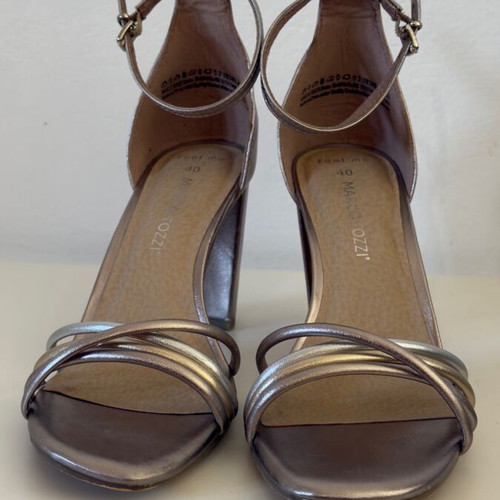 Marco Tozzi gold sandals with tricolor straps like new