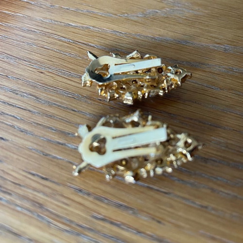Vintage grape earrings new, white and gold