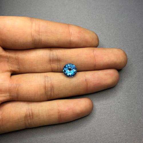 Blue Topaz natural, 3.1 carats, new