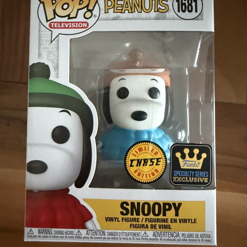 Funko Pop Snoopy Chase #1681 new in box