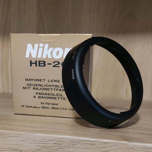 Nikon 28-80mm f3.3-5.6 AF Nikkor G manual like new with Hama UV390 filter and lens hood