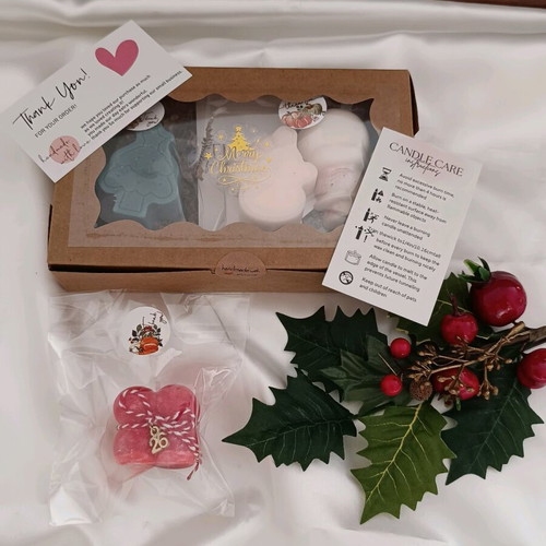 Festive Glitter Wax Melts Set new with kurabies and gingerbread scent
