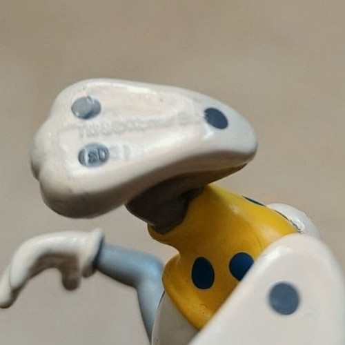 WarnetBros figure