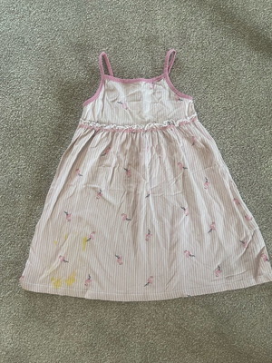 Girls' dress used 4-5 years old, pink with yellow stain