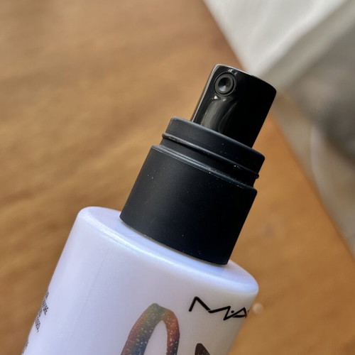 Mac Magic Fix+ 100ml new face setting spray with vitamins and hyaluronic