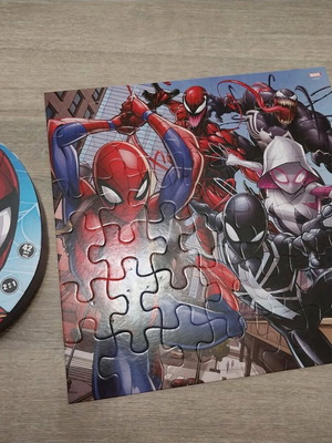 Spider-Man children's puzzle 42 pieces like new
