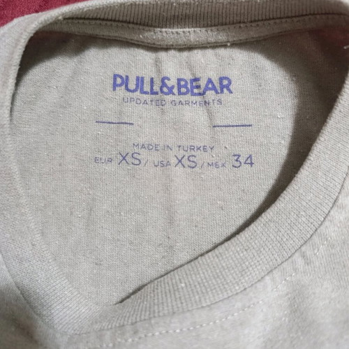 Pull & Bear T-shirt with print, like new, size XS, gray