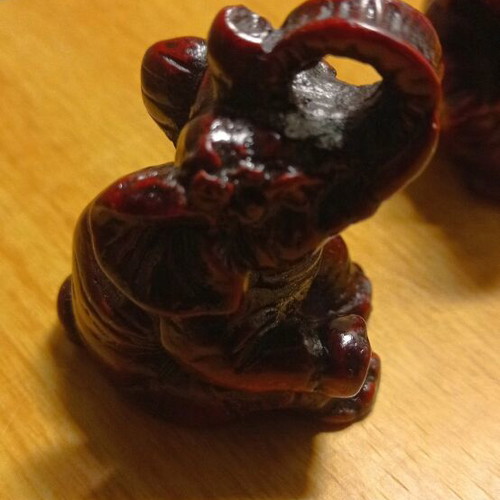Elephant figurines like new, pack of 2