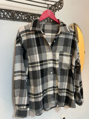 Checked shirt like new, size M