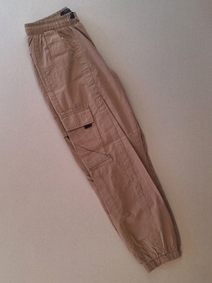 Bershka brown cargo pants size M used