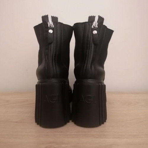 AGL leather ankle boots size 38 like new, black