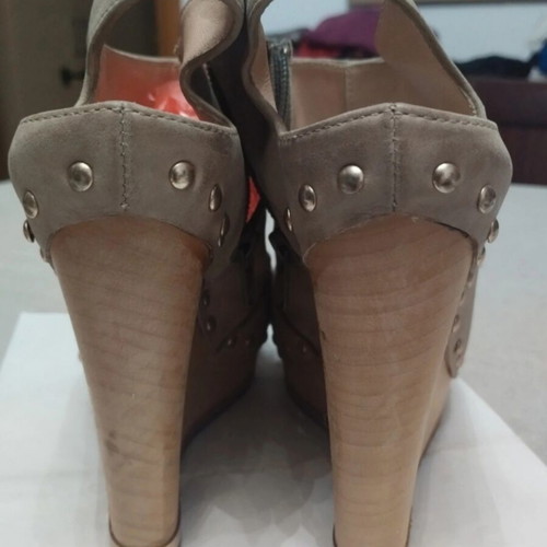 Jean Michel Cazabat leather sandals like new, size 37, beige