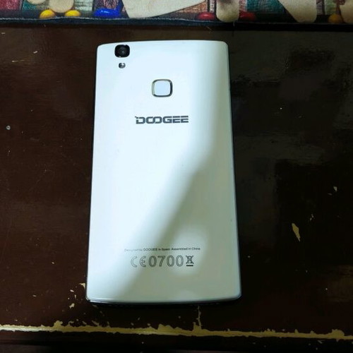 Doogee X5 Max Pro smartphone used, no battery, not powering on