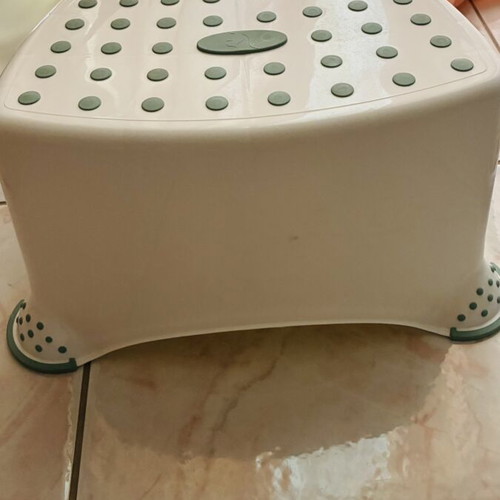 Children's Step Stool and Toilet Chair like new