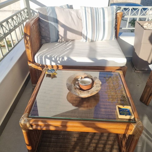 Bamboo veranda furniture set like new with sofa, 2 armchairs and coffee table