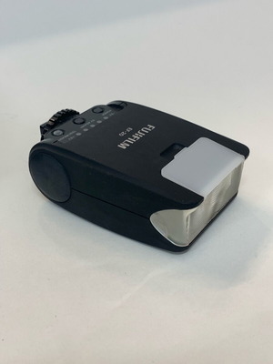 Fujifilm EF-20 flash used, ideal for X100V and X-Pro