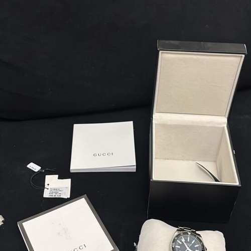 Gucci wristwatch like new, gray, men's