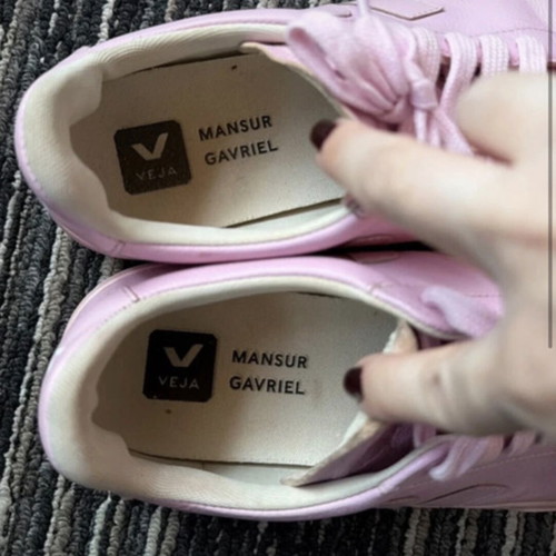 Veja leather shoes pink like new, size 40, athletic