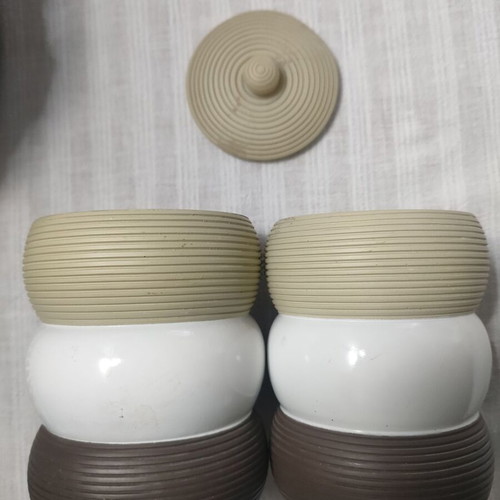 Bathroom set of 3 pieces like new, ceramic, porcelain and plastic