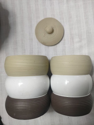 Bathroom set of 3 pieces like new, ceramic, porcelain and plastic