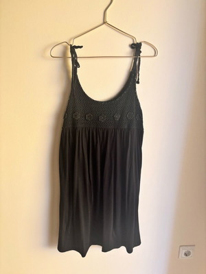 Dress with straps Sarah Lawrence medium black like new