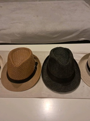 Hats medium size, like new, black and beige, set of 4