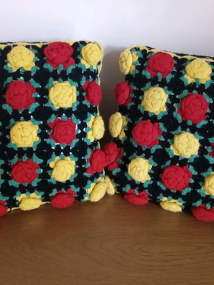 Vintage handmade knitted pillows set of 2 like new