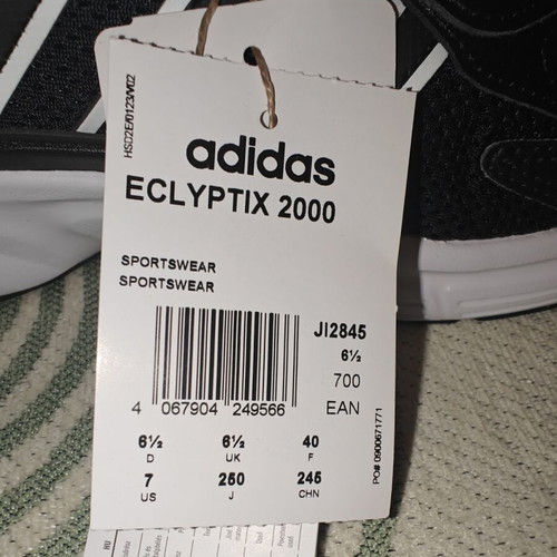 Adidas Eclyptix 2000 athletic shoes new, black-white