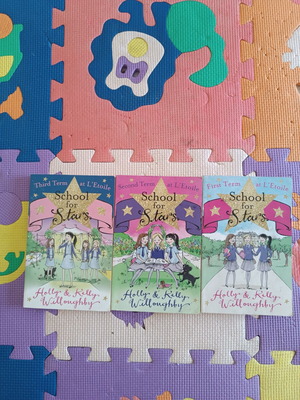 Βιβλία School for Stars Holly and Kelly Willoughby σαν καινούργια, πακέτο 3