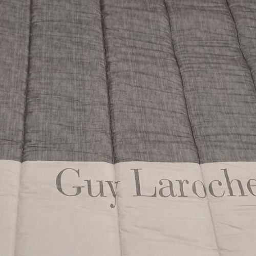 Guy Laroche quilt double size new, warm