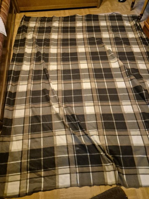 Nylon blanket with square patterns like new, dark brown