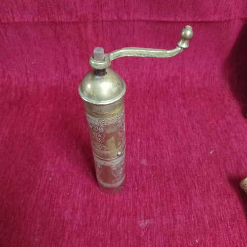 Brass mill used in very good condition