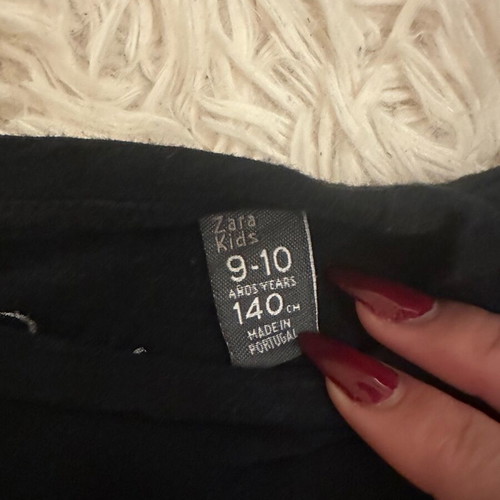 Zara kids t-shirt like new, black, unisex for 9-10 years old