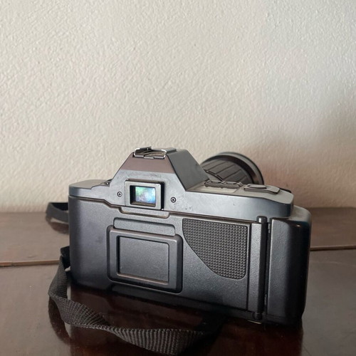 Canon T70 camera with unknown functionality