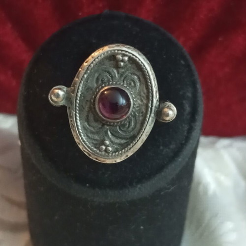Silver 925 ring with garnet used, size 53