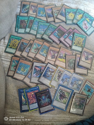 Battlewasp deck-core Yu-Gi-Oh like new, 44 cards