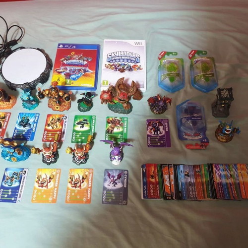 Skylanders Supercharger PS4 και Spyro's Adventure Wii μεταχειρισμένα με Portal και φιγούρες