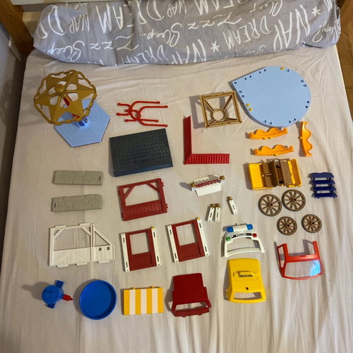 Playmobil used large parts and accessories