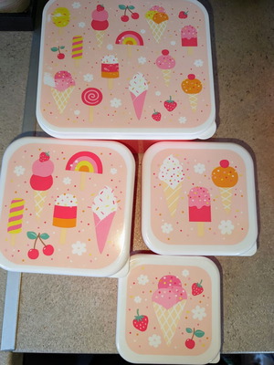 A Little Lovely Company children's food container set, pink