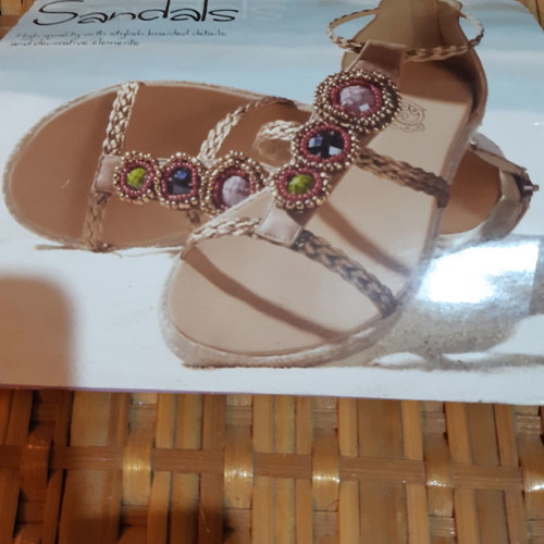 Σανδάλια φλάτ καινούργια Νο37 με ετικέτα αγοράς