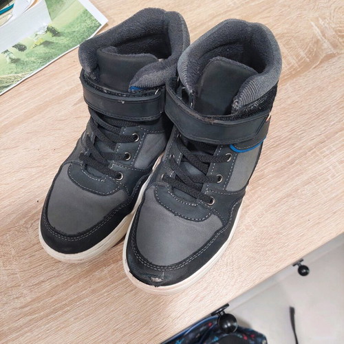 Boys' boots used, size 34