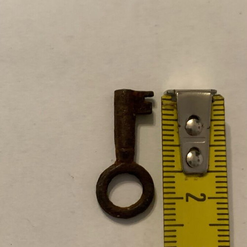 Small key used, old